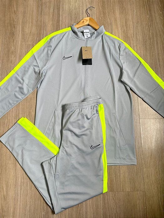 Conjunto  Academy Dri-FIT Reliquia