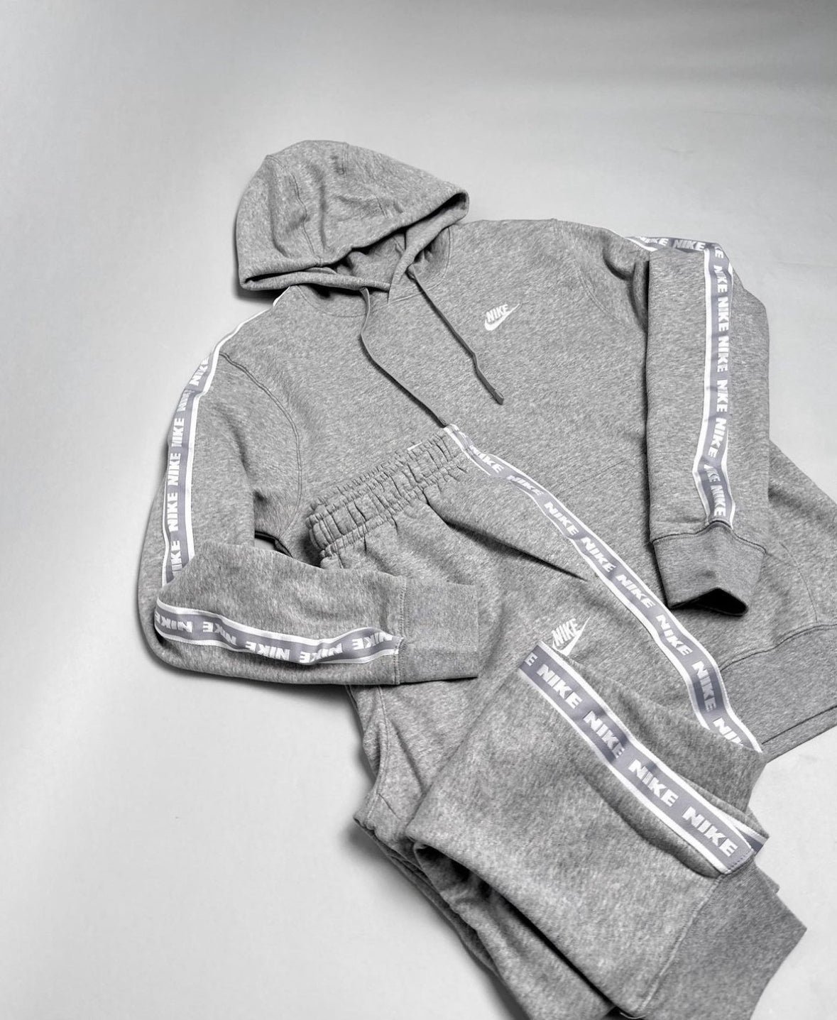 Conjunto Tracksuit Europa