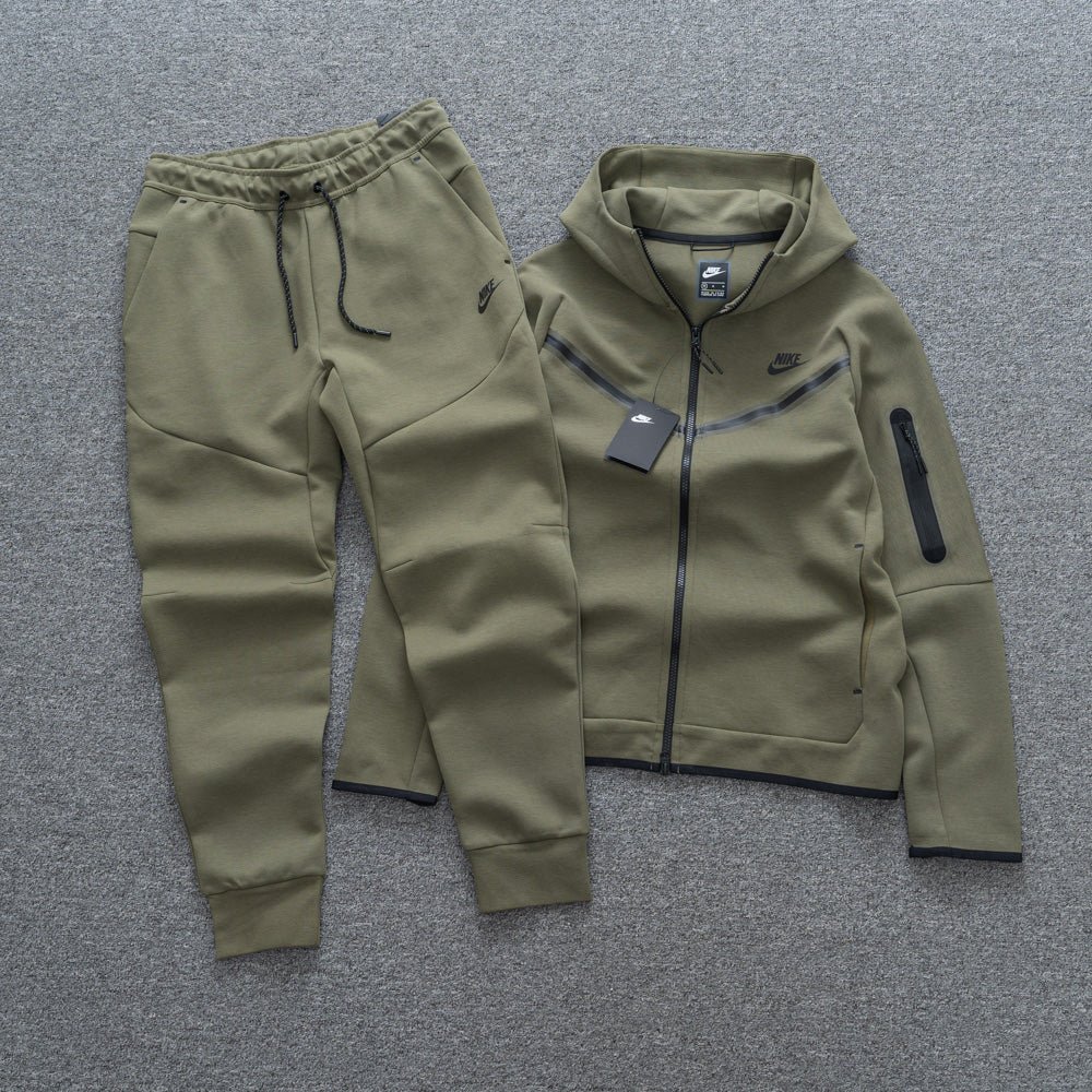 Conjunto Tech Fleece