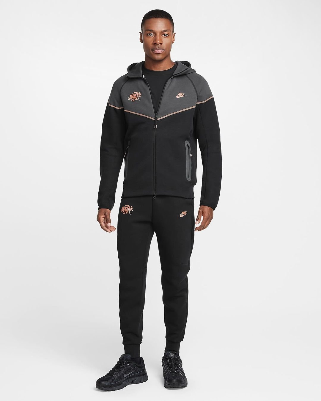 Conjunto Tech Fleece x Syna World Central Cee