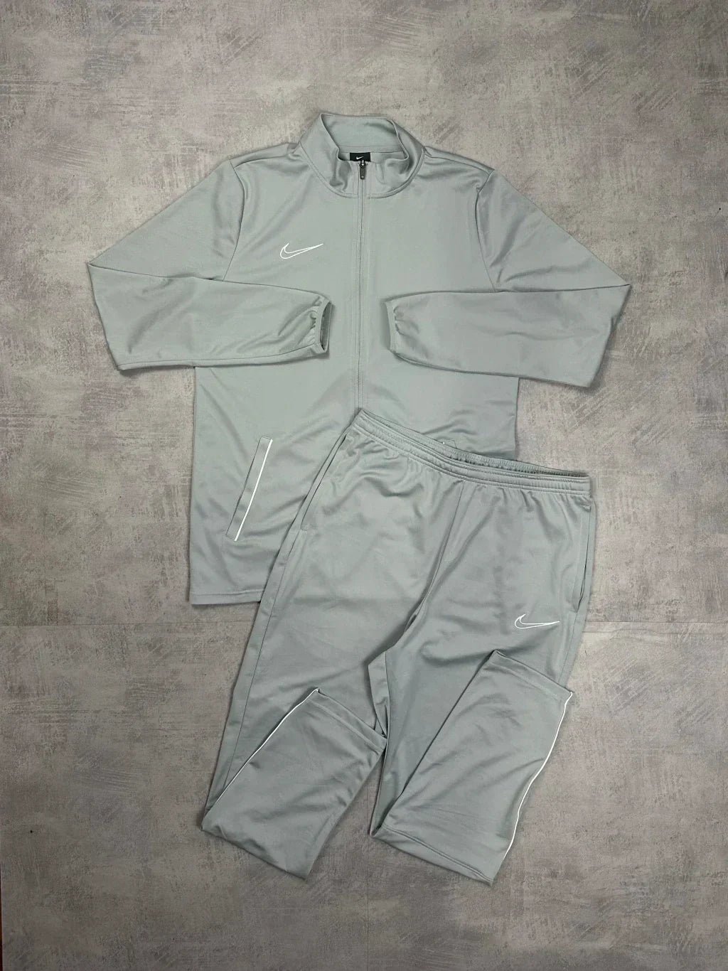 Conjunto Dri-Fit 2021 (Cinza e Branco)