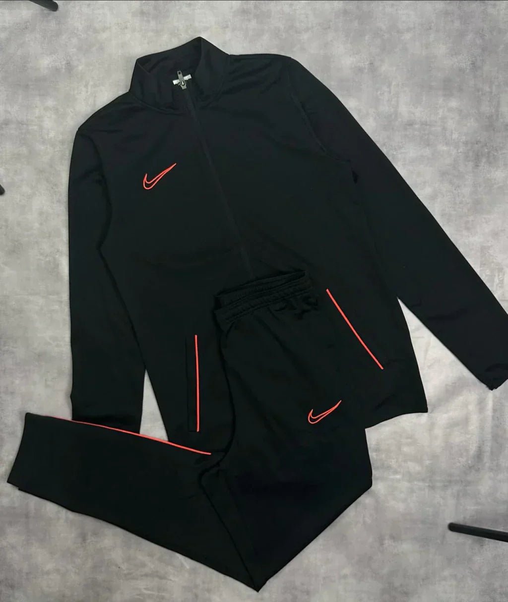 Conjunto Dri-Fit 2021 (Preto e Laranja)