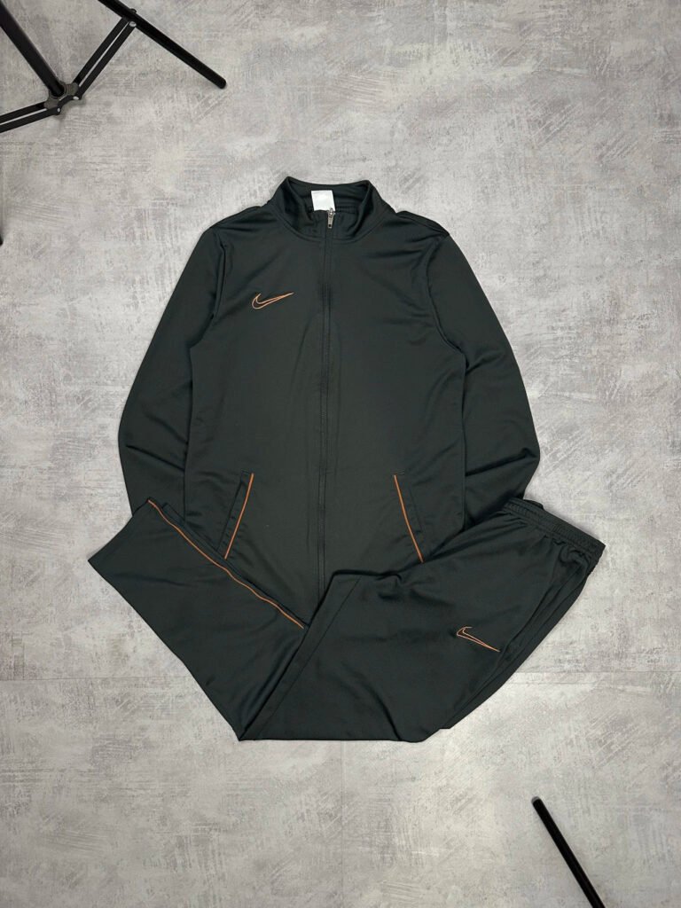 Conjunto  Dri-Fit 2021 (Preto e Laranja)